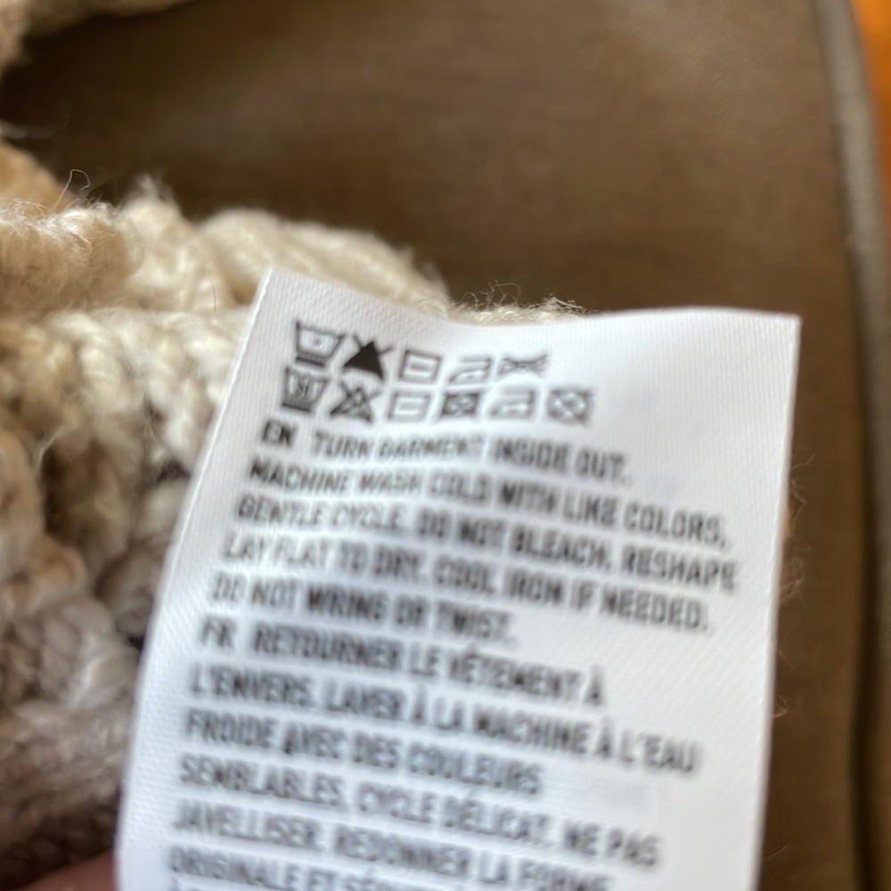 American eagle sweater, size S, EUC - Picture 5 of 5